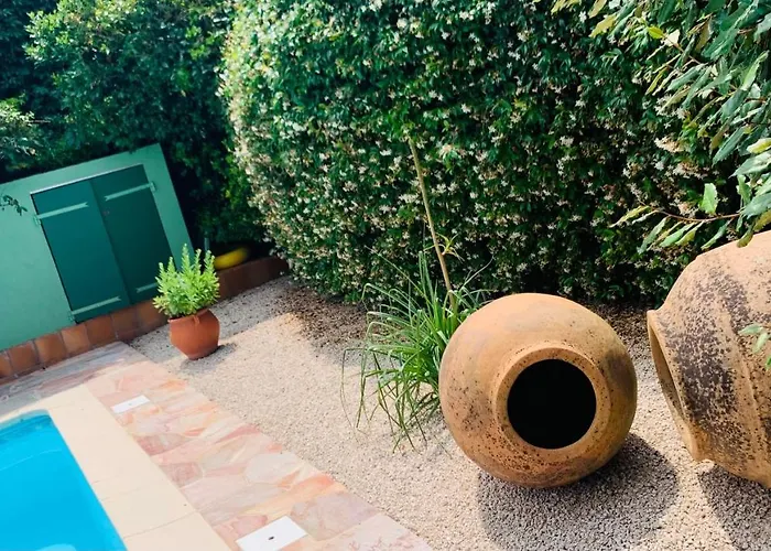 A La De De Lau Nocleg ze śniadaniem 3*