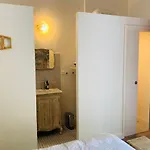 Couette-café à La De De Lau